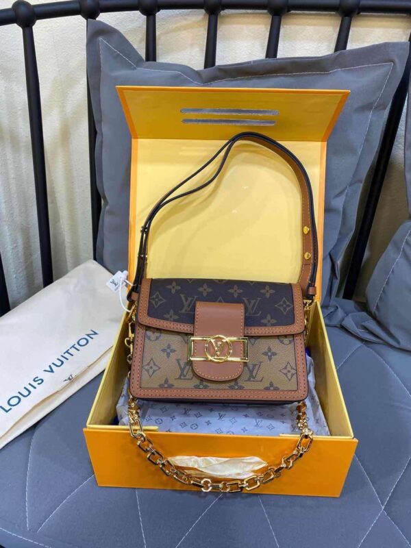 LC09 - Louis Vuitton Women's Fashion Bag