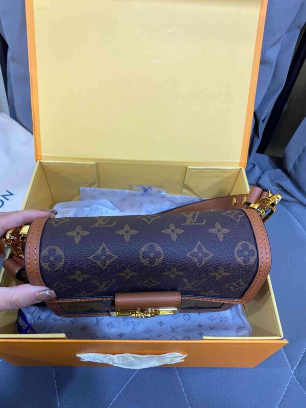 LC09 - Louis Vuitton Women's Fashion Bag