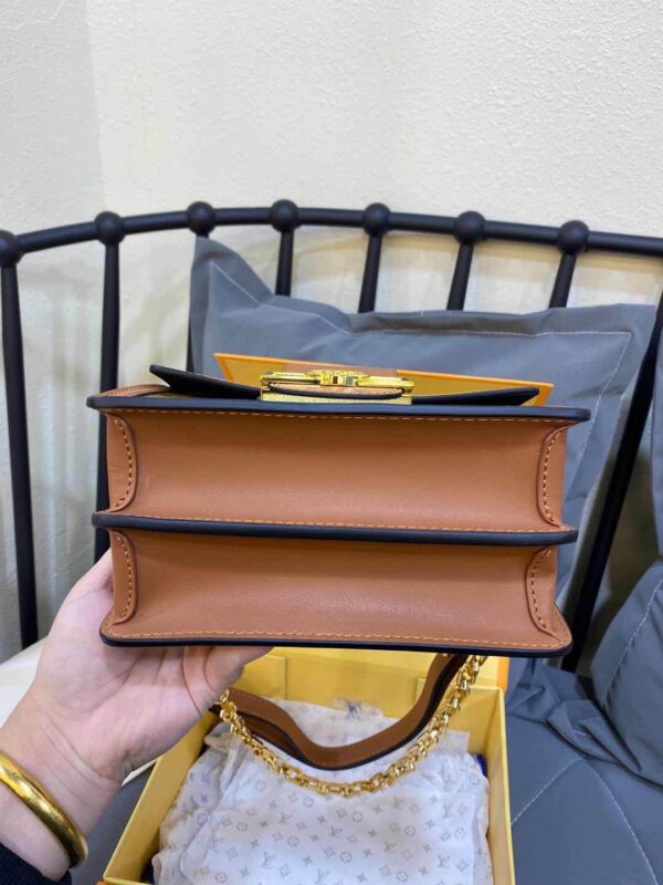 LC09 - Louis Vuitton Women's Fashion Bag