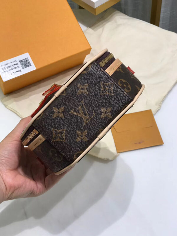 LC11 - Louis Vuitton  Women's Fashion Bag