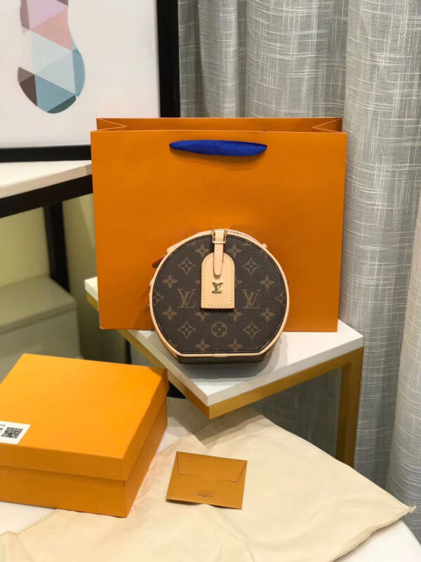LC11 - Louis Vuitton  Women's Fashion Bag