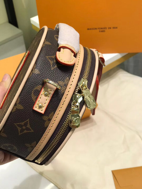 LC11 - Louis Vuitton  Women's Fashion Bag
