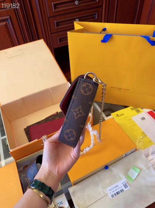 LC12 - Louis Vuitton Women's Fashion Bag