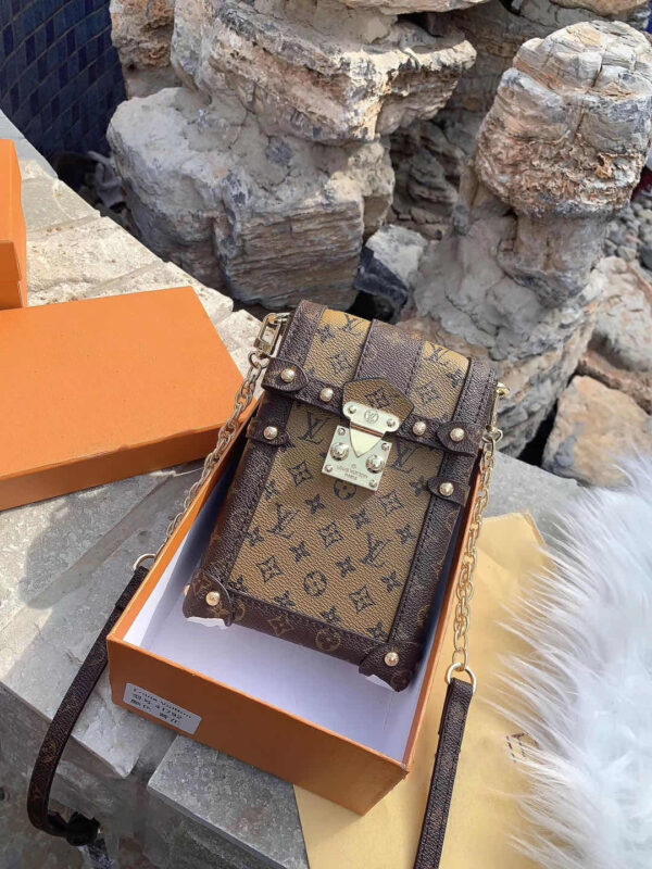 LC15 - Louis Vuitton Women's Fashion Bag