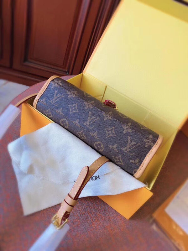 LC16 - Louis Vuitton Women's Fashion Bag