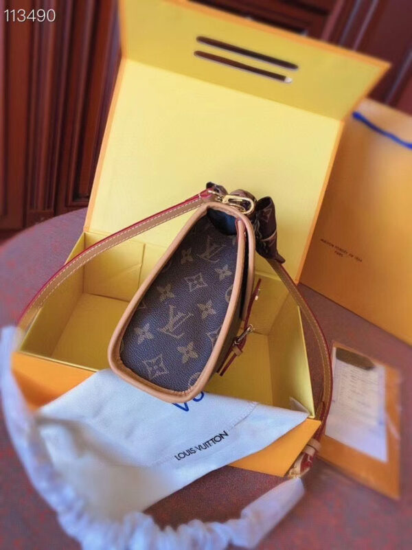 LC16 - Louis Vuitton Women's Fashion Bag