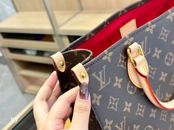 LC164 - Louis Vuitton Women’s Fashion Bag