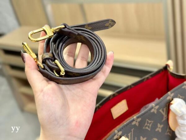 LC164 - Louis Vuitton Women’s Fashion Bag