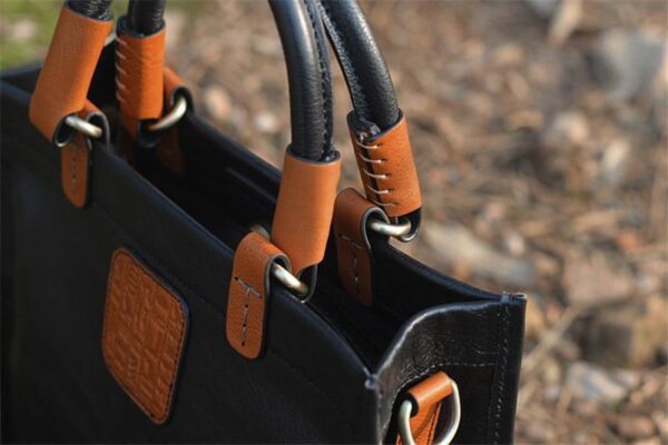LC18 - WOMEN'S FASHION BAG.