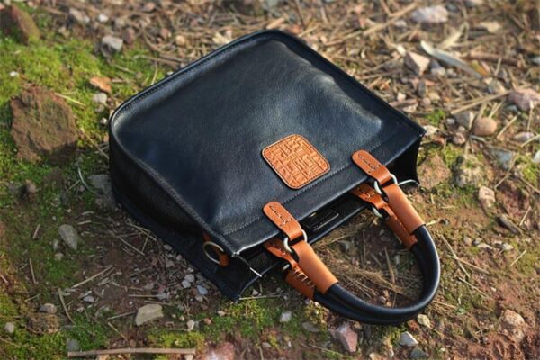 LC18 - WOMEN'S FASHION BAG.