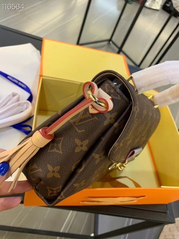 LC20 - Louis Vuitton Women's Fashion Bag
