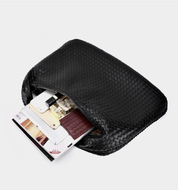 LC22 - WOMEN'S FASHION BAG.