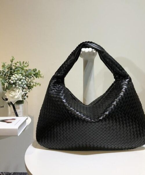 LC22 - WOMEN'S FASHION BAG.