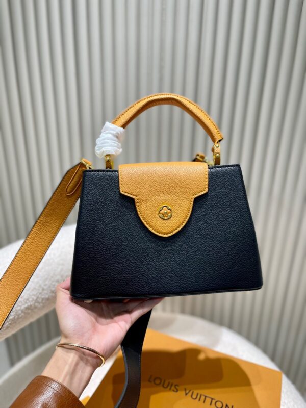 LC232 - Louis Vuitton Women's Fashion Bag