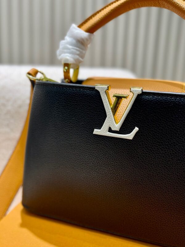 LC232 - Louis Vuitton Women's Fashion Bag