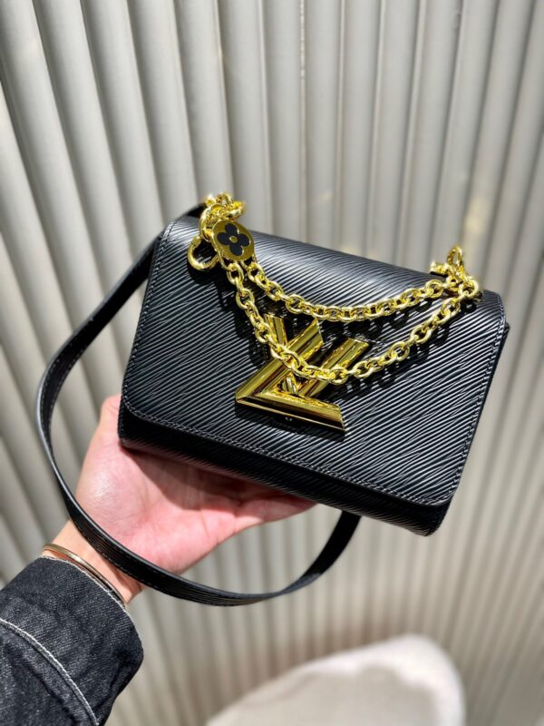 LC233 - Louis Vuitton Black Women's Fashion Bag