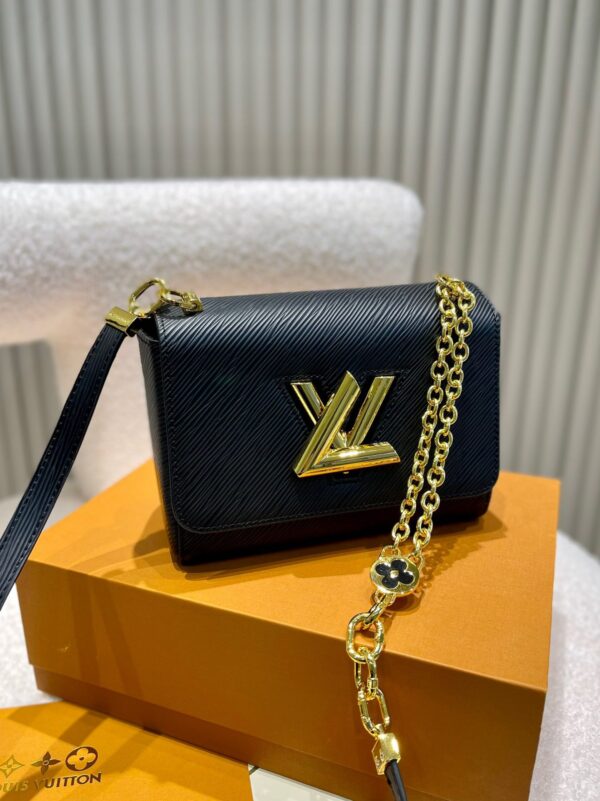 LC233 - Louis Vuitton Black Women's Fashion Bag