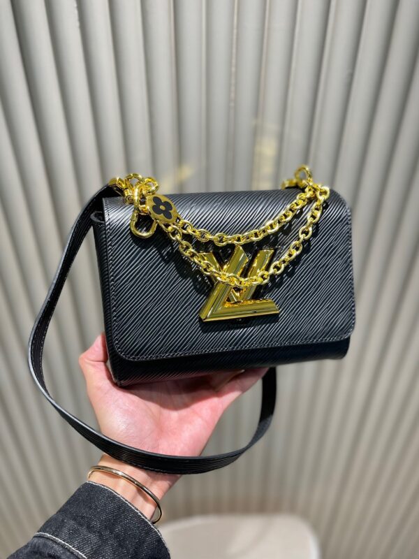 LC233 - Louis Vuitton Black Women's Fashion Bag