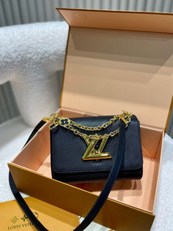 LC233 - Louis Vuitton Black Women's Fashion Bag