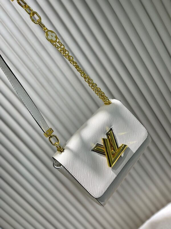 LC233 - Louis Vuitton White Women's Fashion Bag