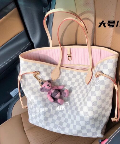 LC234 - Louis Vuitton Pink Women's Fashion Bag