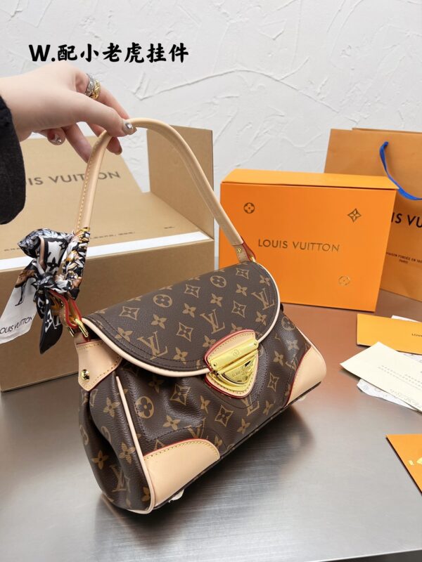 LC238 - Louis Vuitton Women's Fashion Bag