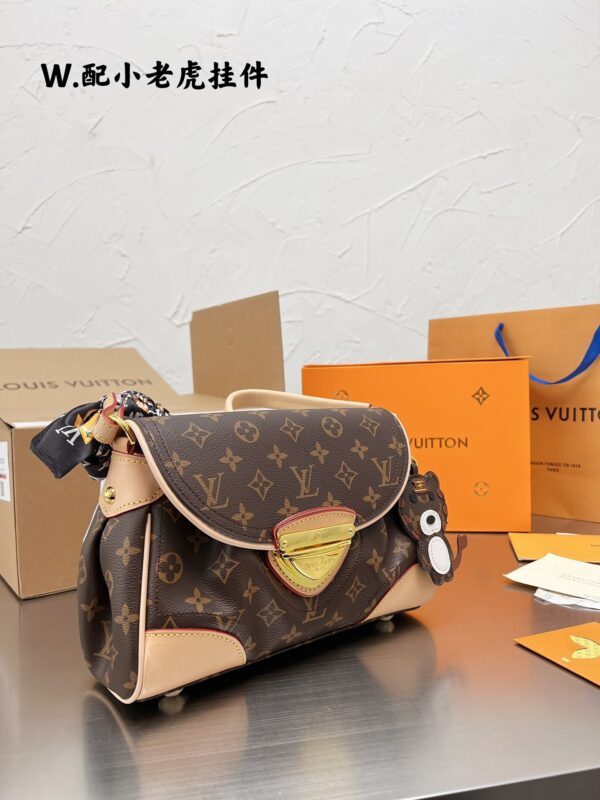 LC238 - Louis Vuitton Women's Fashion Bag