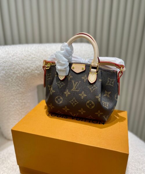 LC239 - Louis Vuitton Women's Fashion Bag