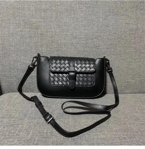 LC24 - WOMEN'S FASHION BAG.