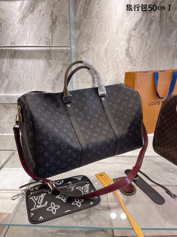 LC240 - Louis Vuitton Black Women's Fashion Bag