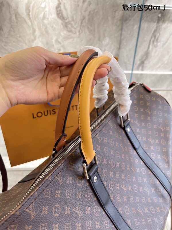LC240 - Louis Vuitton Brown Women's Fashion Bag