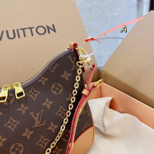 LC241 - Louis Vuitton Women's Fashion Bag