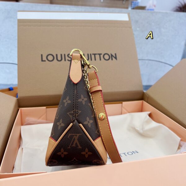LC241 - Louis Vuitton Women's Fashion Bag