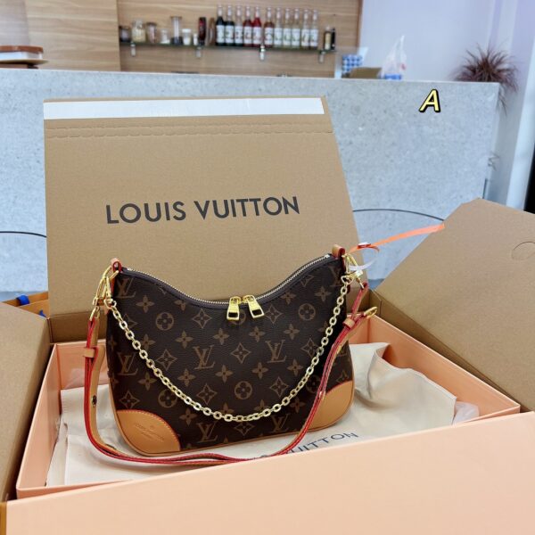 LC241 - Louis Vuitton Women's Fashion Bag