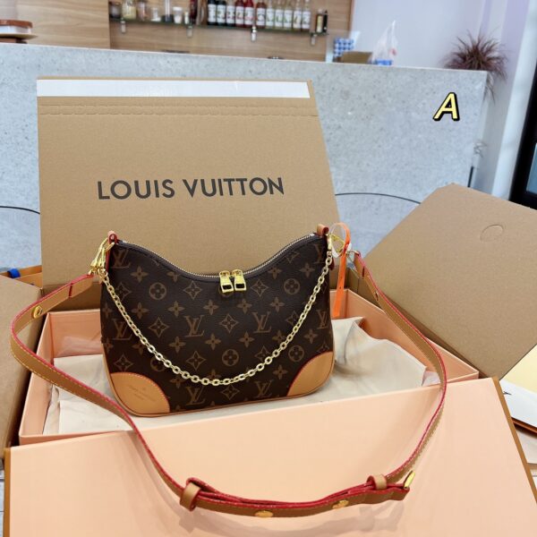 LC241 - Louis Vuitton Women's Fashion Bag