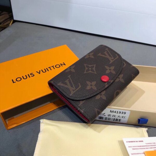 LC244 - Louis Vuitton Women's Fashion Bag