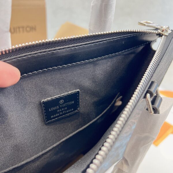 LC249 - Louis Vuitton Women's Fashion Bag