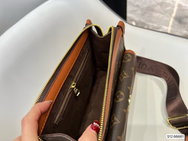 LC250 - Louis Vuitton Women's Fashion Bag