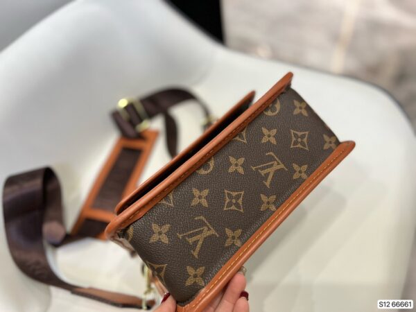 LC250 - Louis Vuitton Women's Fashion Bag