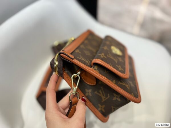 LC250 - Louis Vuitton Women's Fashion Bag
