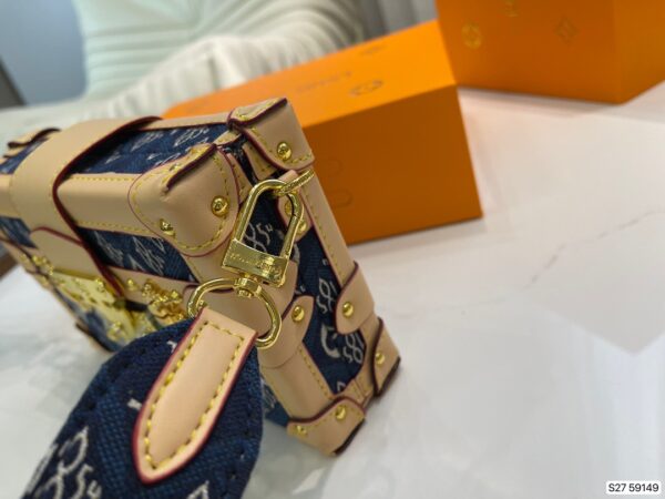 LC252 - Louis Vuitton Women's Fashion Bag