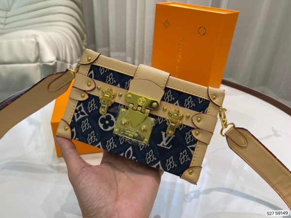 LC252 - Louis Vuitton Women's Fashion Bag