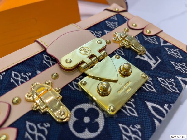 LC252 - Louis Vuitton Women's Fashion Bag