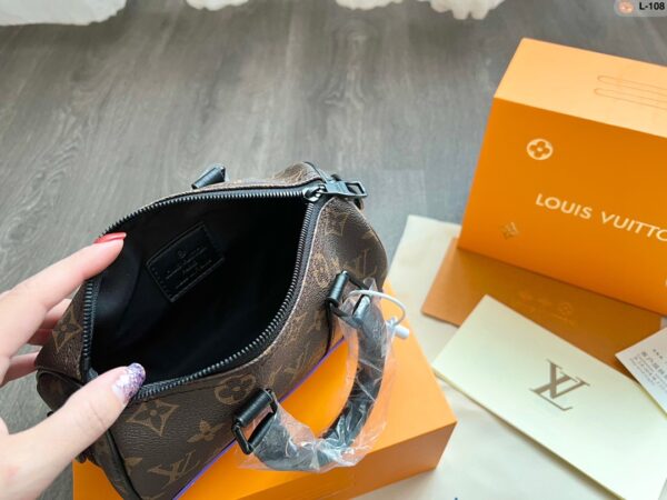 LC259 - Louis Vuitton Women's Fashion Bag