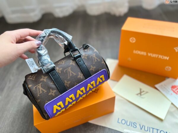 LC259 - Louis Vuitton Women's Fashion Bag