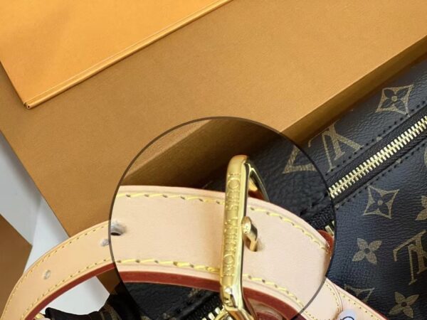 LC26 - Louis Vuitton Women's Fashion Bag