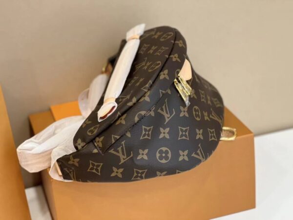 LC26 - Louis Vuitton Women's Fashion Bag