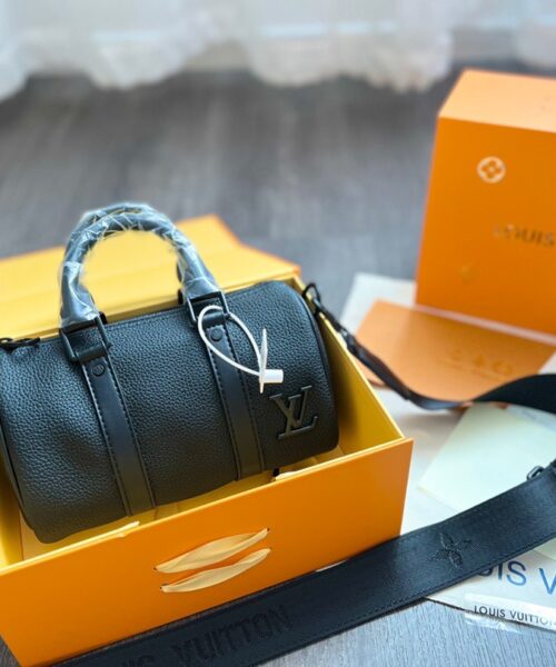 LC261 - Louis Vuitton Women's Fashion Bag