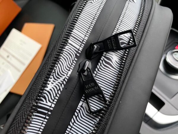 LC268 - Louis Vuitton Fashion Bag