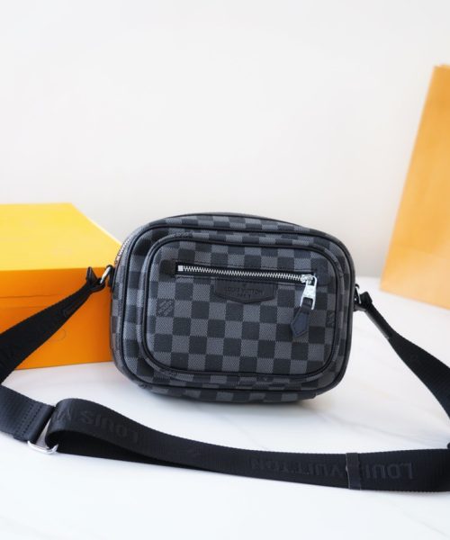 LC269 - Louis Vuitton Black Fashion Bag